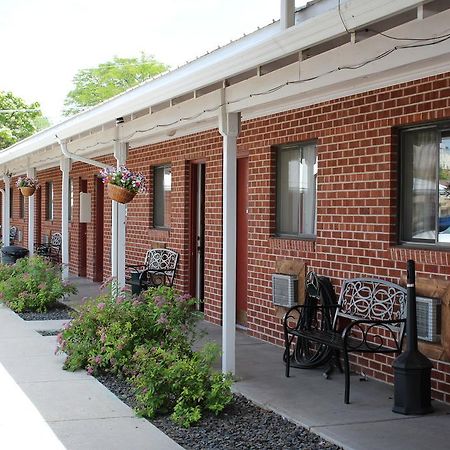 Ontario Inn エクステリア 写真