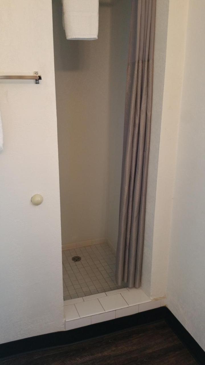 Ontario Inn エクステリア 写真